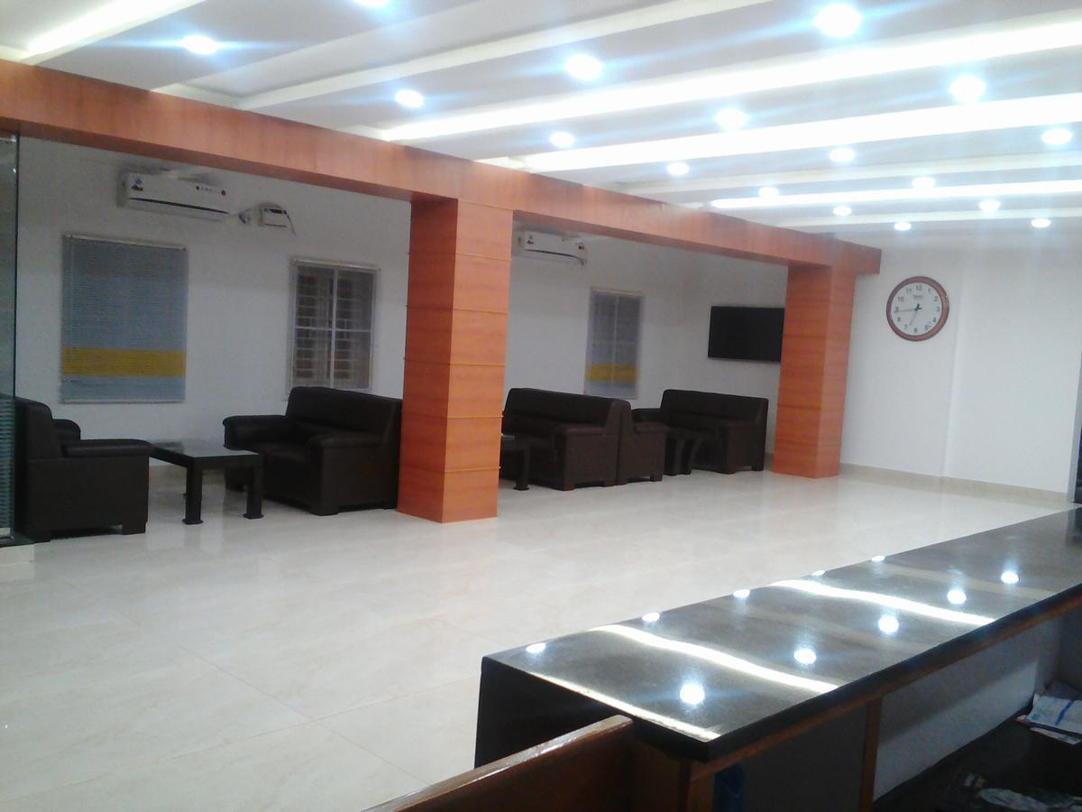 Surag Residency Hotel Tiruchirappalli Bagian luar foto