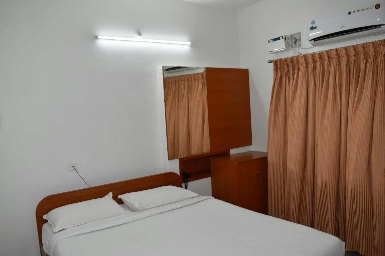 Surag Residency Hotel Tiruchirappalli Bagian luar foto