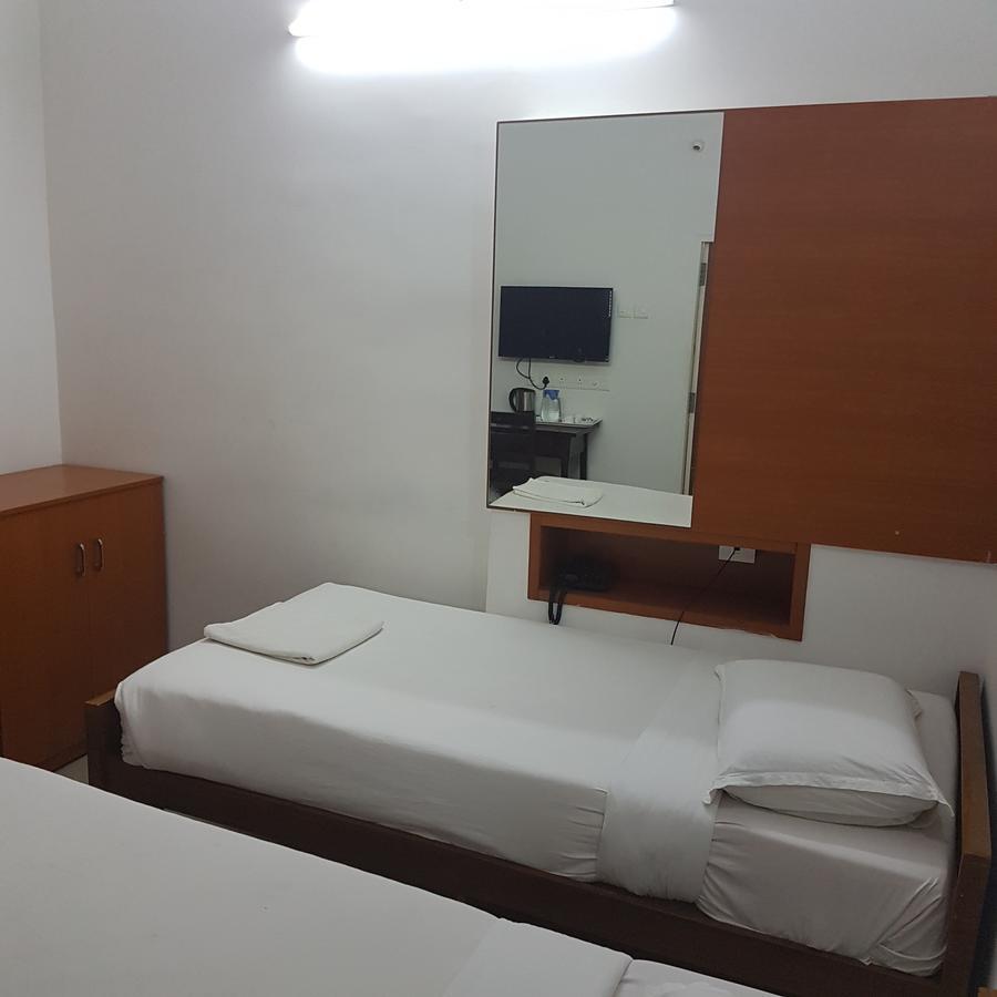 Surag Residency Hotel Tiruchirappalli Bagian luar foto