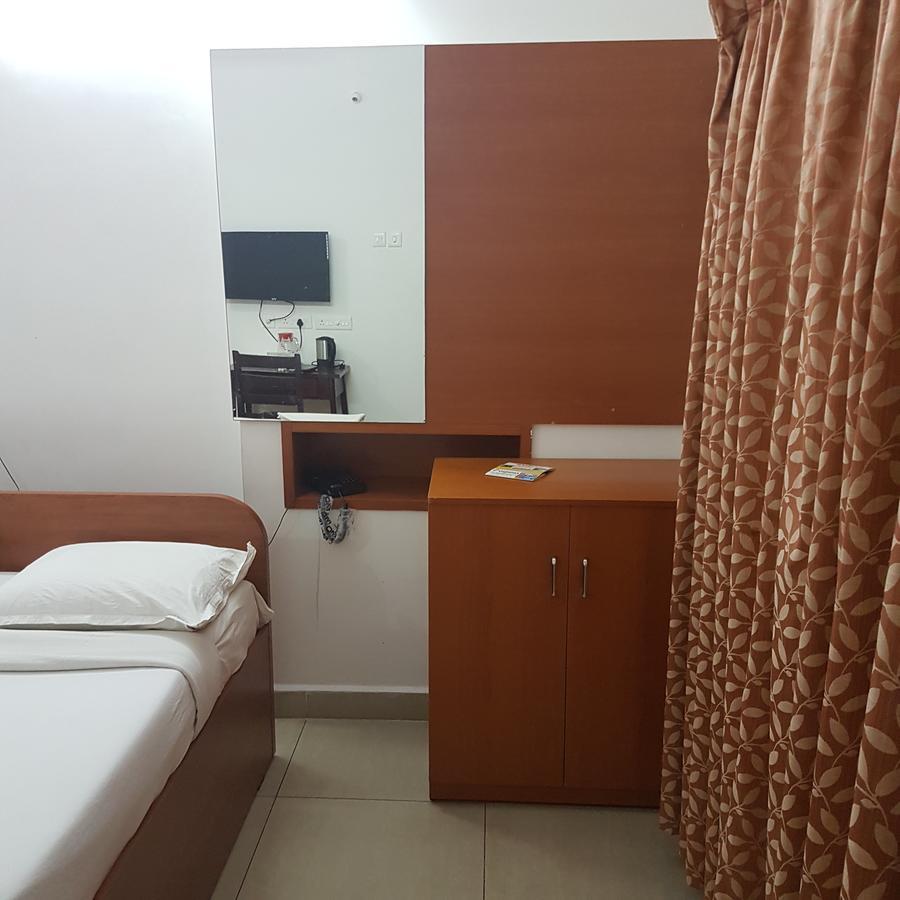 Surag Residency Hotel Tiruchirappalli Bagian luar foto